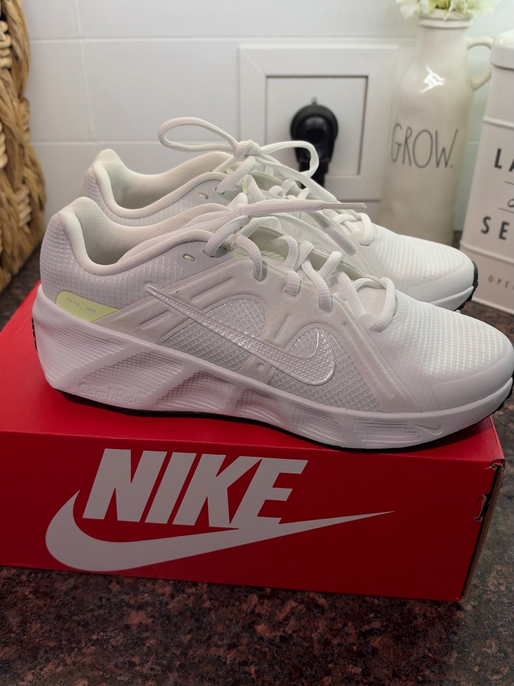 Kids nike metro tek